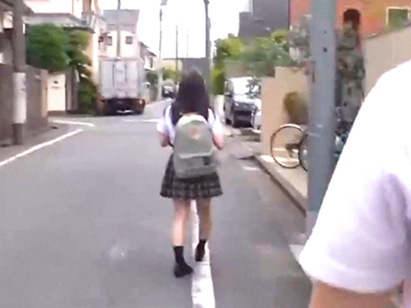 【ＪＫレイプ】変態ストーカー男が女子高生の寝ている所に侵入し夜這いレイプ！無抵抗のまま肉棒突き刺しザーメン中出し！